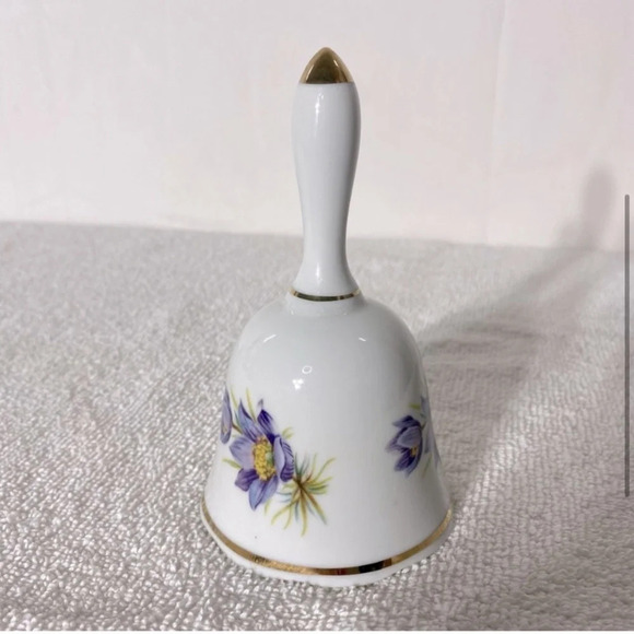 Vintage White Purple Flower With Gold Trim Winnipeg  Ceramic Souvenir Bell - Picture 4 of 10